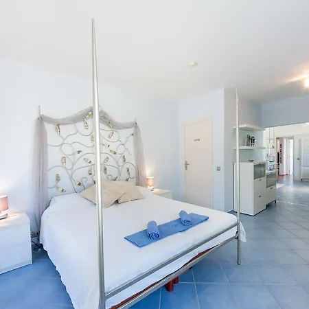 Hotel Girones 5-7 Roses